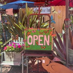 Meet your Posher, Mady